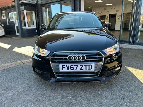 Audi A1 TFSI SPORT NAV 3