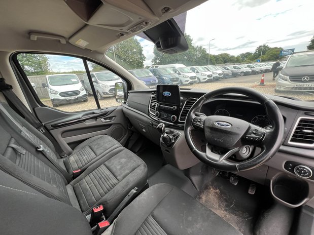 Ford Transit Custom SWB L1H1 Low Roof Limited 280 Air Con Sensors Sport Bodytkit Fitted EURO 6 26
