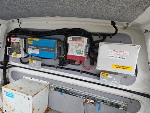 Toyota Hilux ACTIVE 4WD D-4D DCB 10