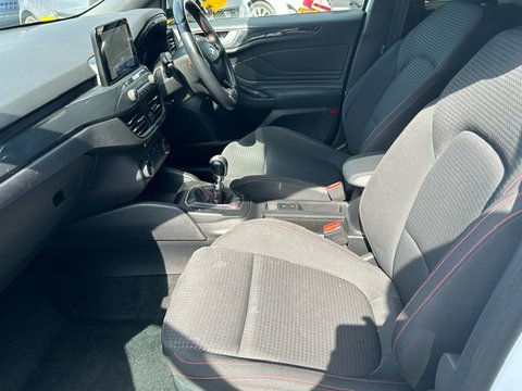 Ford Focus ST-LINE 10