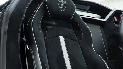 The Veneno Roadster – No One Does Extreme Quite Like Lamborghini