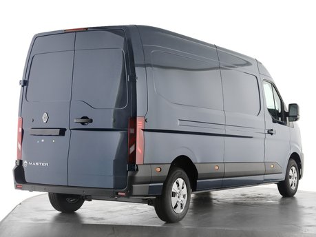 Renault Master LM35 Blue dCi 170 Extra Medium Roof Van Auto MY26 5