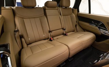 Land Rover Range Rover P400 HSE 11