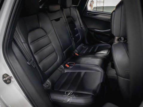 Porsche Macan 3.0 Macan S D Semi-Auto 4WD 5dr 21