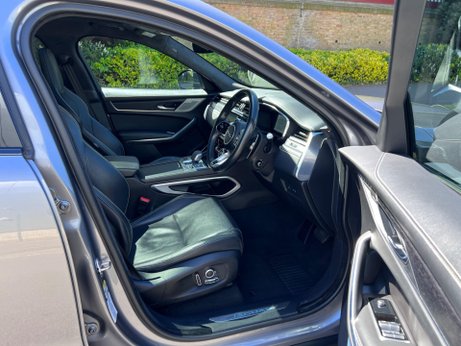 Jaguar F-Pace 2.0 D200 MHEV R-Dynamic HSE Auto AWD Euro 6 (s/s) 5dr 17