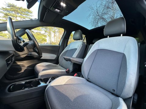 Volkswagen ID.3 Pro 58kWh Family Auto 5dr 4