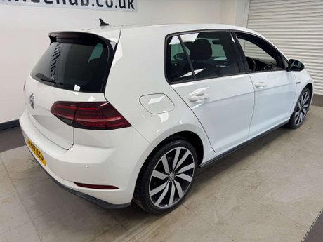 Volkswagen Golf 1.4 Golf GTE Advance Semi-Auto 5dr 32