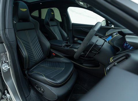 Aston Martin DBX 707 14