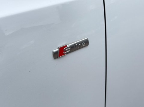 Audi Q3 2.0 TDI S line S Tronic quattro Euro 5 (s/s) 5dr 21