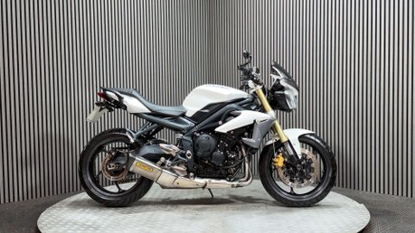 Triumph Street Triple 2013 ONLY 19K, QUICKSHIFTER, ARROW PIPE, NEW MOT 1