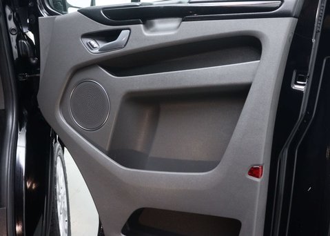 Ford Tourneo Custom 2.0 Tourneo Custom 320 Titanium EcoBlue Auto L2 4dr 33