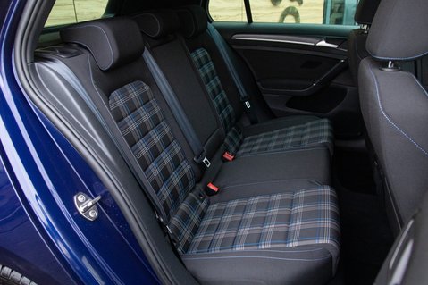 Volkswagen Golf GTE ADVANCE DSG 38