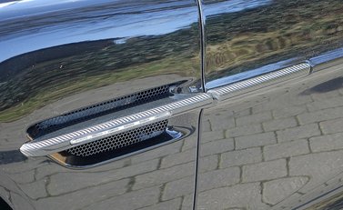 Aston Martin Vanquish Carbon Edition 8