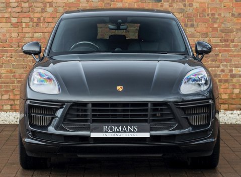Porsche Macan Turbo 4