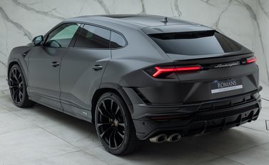 Lamborghini Urus S 12