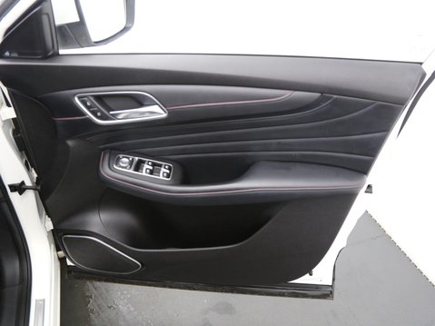 MG HS 1.5 T-GDI Exclusive Euro 6 (s/s) 5dr 18