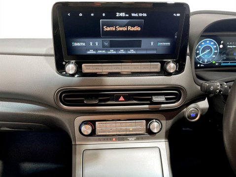 Hyundai KONA 39kWh Premium SUV 5dr Electric Auto (10.5kW Charger) (136 ps) 18