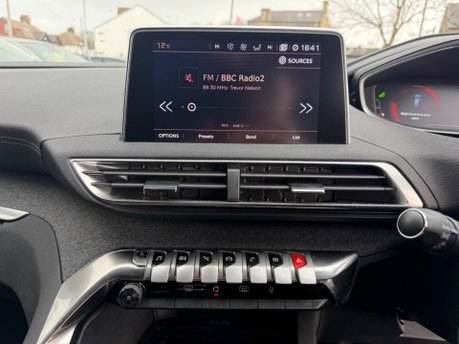 Peugeot 3008 PURETECH S/S GT LINE 9