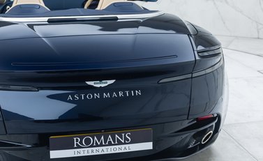 Aston Martin DB12 Volante 37