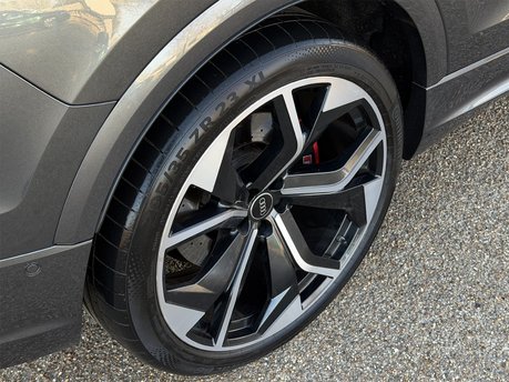 Audi Q8 RS TFSI QUATTRO VORSPRUNG MHEV 29