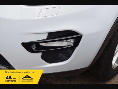 Land Rover Discovery Sport 2.0 Discovery Sport SE Tech TD4 4WD 5dr 13