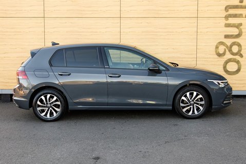 Volkswagen Golf ACTIVE TSI 9