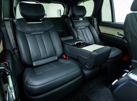 Land Rover Range Rover P530 SV 15