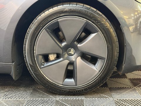 Tesla Model 3 (Dual Motor) Long Range Auto 4WDE 4dr 22