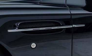 Aston Martin Vanquish S Ultimate 32