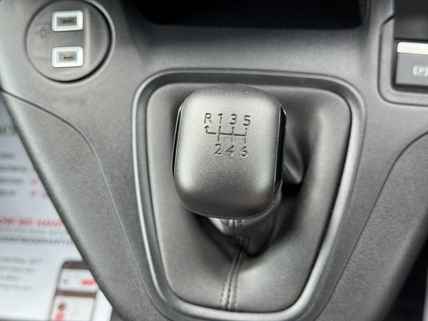 Citroen Berlingo SWB L1H1 [SOLD KH] Low Roof Driver Air Con Alloys Sensors EURO 6 37