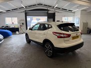 Nissan Qashqai 1.6 dCi Tekna SUV 5dr Diesel XTRON 2WD Euro 5 (s/s) (130 ps) 7