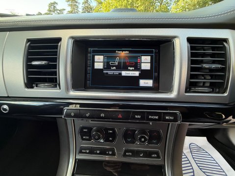 Jaguar XF 3.0d S V6 Portfolio Auto Euro 5 (s/s) 4dr 37