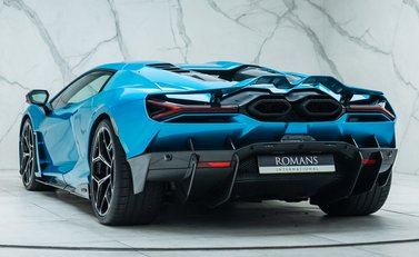 Lamborghini Revuelto 10