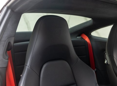 Porsche 911 Carrera 4 GTS (991.2) 15