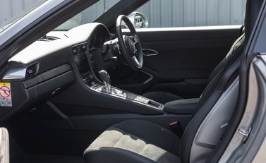 Porsche 911 (991.2) Carrera GTS 14