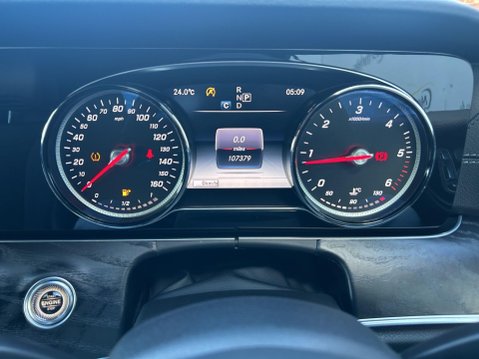 Mercedes-Benz E Class 2.0 E220d AMG Line (Premium) Cabriolet 2dr Diesel G-Tronic+ Euro 6 (s/s) (1 21