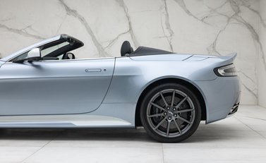 Aston Martin V12 Vantage S ROADSTER 59