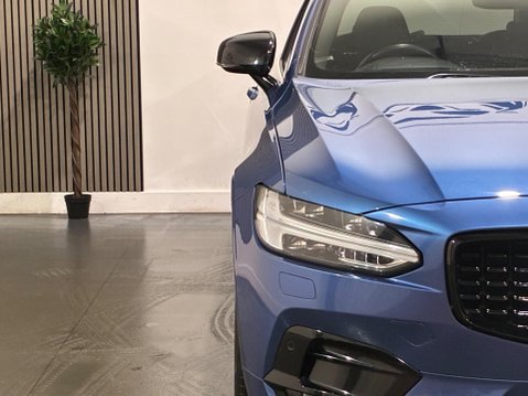 Volvo V90 2.0 D4 R-Design Auto Euro 6 (s/s) 5dr 52