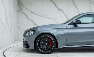 Mercedes-Benz C Class AMG C 63 S Night Edition 34