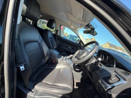 Jaguar E-Pace S 10