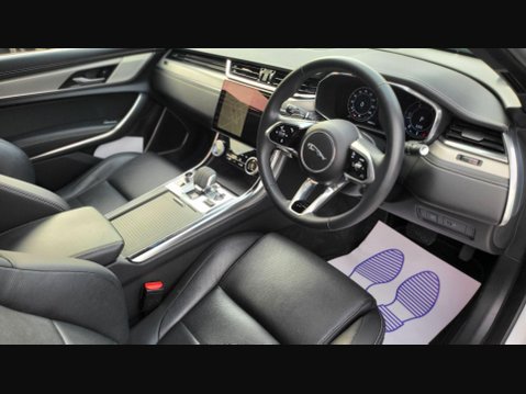 Jaguar XF R-DYNAMIC S 2