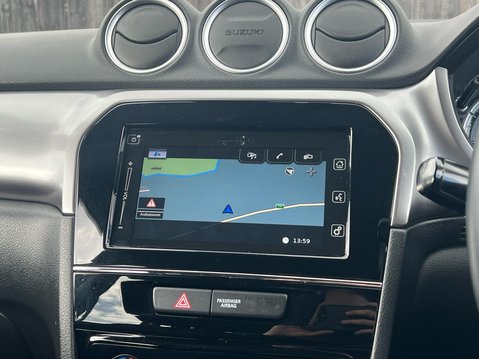 Suzuki Vitara SZ-T BOOSTERJET MHEV 24