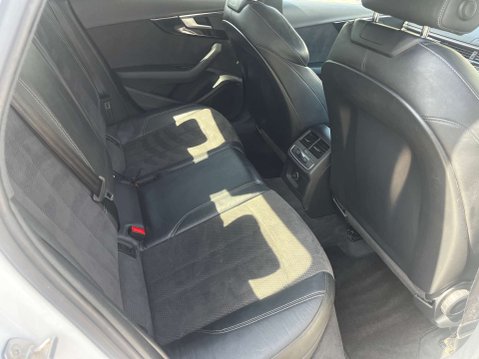 Audi A4 2.0 A4 Black Edition 35 TFSI Semi-Auto 4dr 19