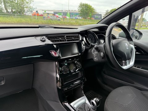 DS DS 3 PURETECH DSTYLE NAV S/S 9