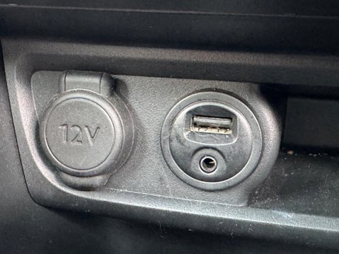 Peugeot 208 1.2 VTi PureTech Style Euro 5 3dr 23