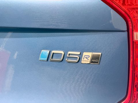 Volvo XC90 2.0 D5 PowerPulse R-Design Auto 4WD Euro 6 (s/s) 5dr 37