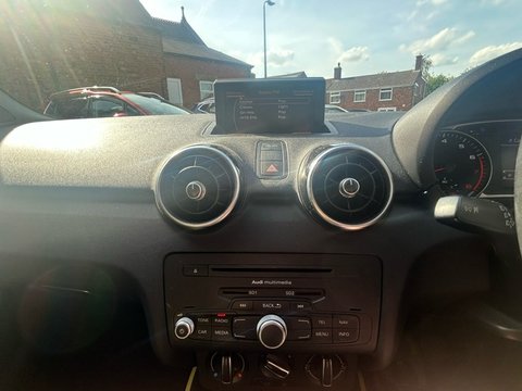 Audi A1 TFSI SPORT 12
