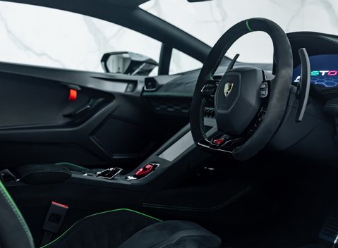 Lamborghini Huracan STO 11