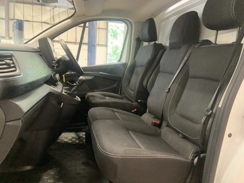 Nissan Primastar DCI TEKNA L2H1 14