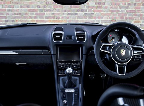 Porsche Cayman GT4 23